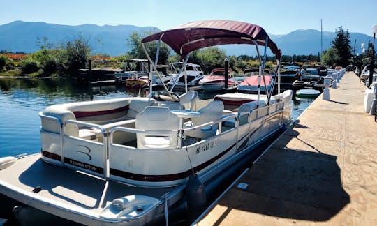 Party Cruiser de 25 pés em Lake Tahoe! 