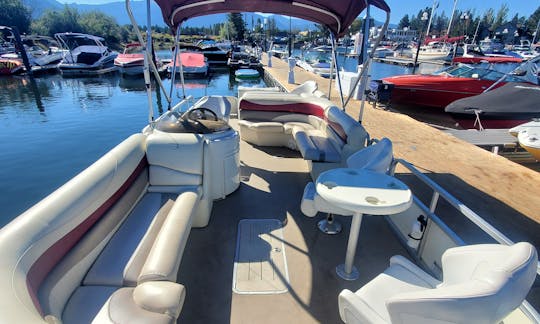 Party Cruiser de 25 pés em Lake Tahoe! 