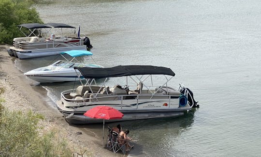 22' Smooth Rollin’ Pontoon -multi day discount available- Lake Havasu City