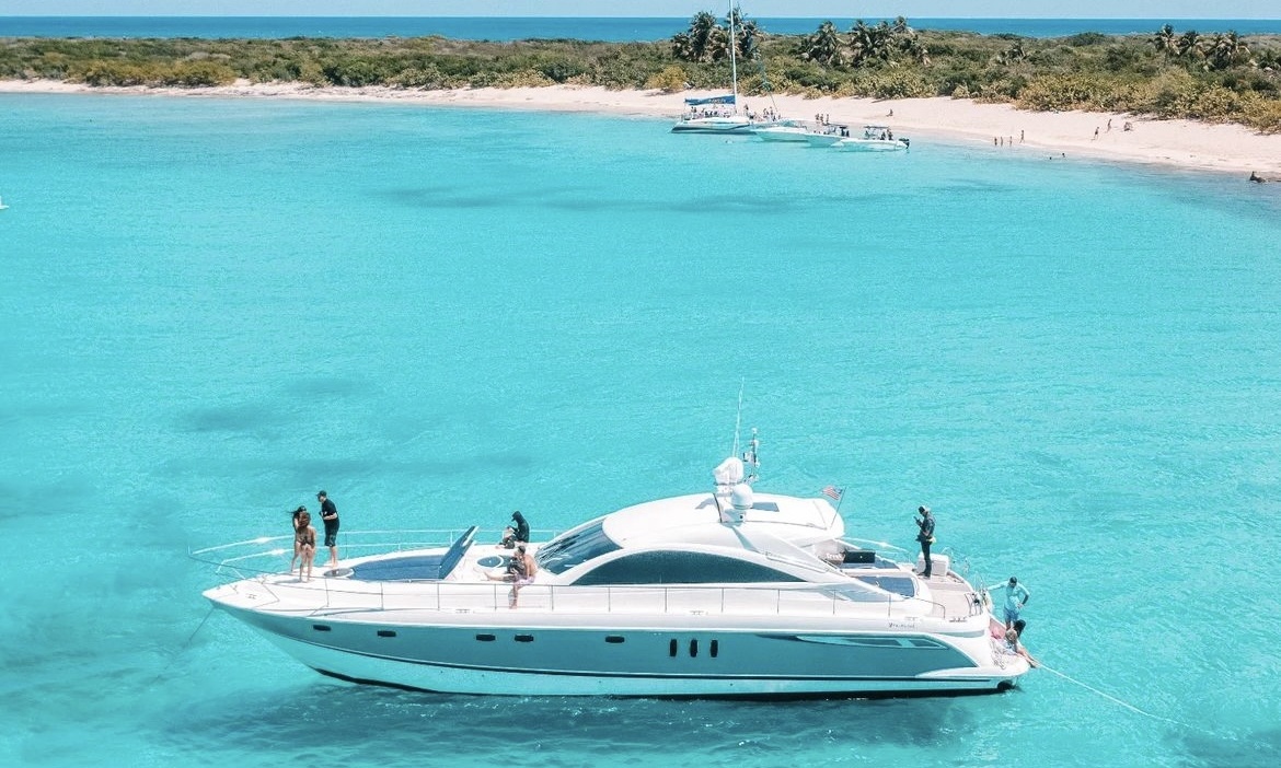 luxury yacht all inclusive