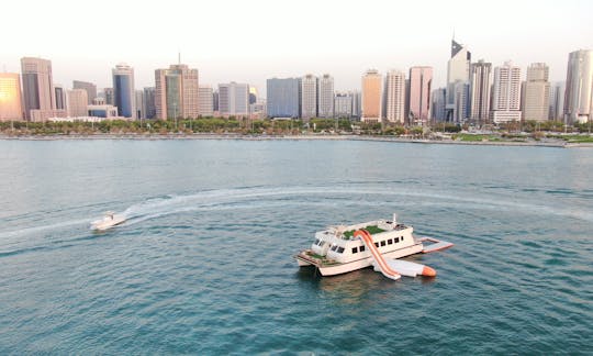 Butinha 1 - Projetado para grandes grupos de até 35 passageiros em Abu Dhabi, Emirados Árabes Unidos.