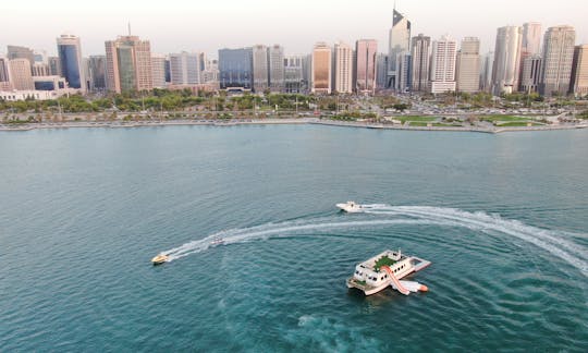 Butinha 1 - Projetado para grandes grupos de até 35 passageiros em Abu Dhabi, Emirados Árabes Unidos.