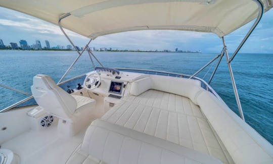 52' Azimut Flybridge Yacht in Miami Beach