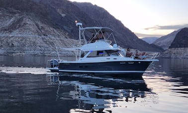 Lake Havasu: Fly Bridge Yacht for Charter!