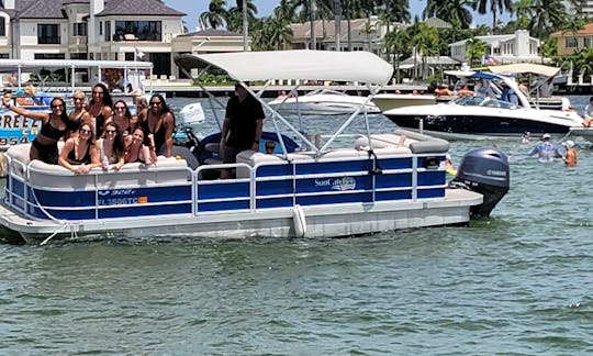 Venez vous amuser avec nous. Le bateau est livré avec le capitaine au prix le meilleur joyau de la ville