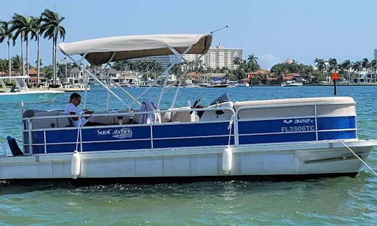 Venez vous amuser avec nous. Le bateau est livré avec le capitaine au prix le meilleur joyau de la ville