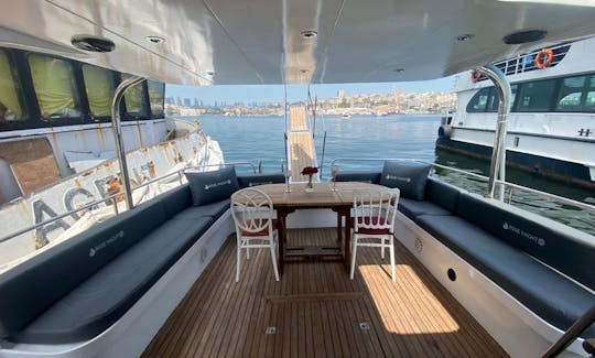 Beautiful Motor Yacht Charter in İstanbul