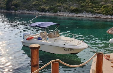 Private tour of Hvar and Pakleni islands on Insidias in Hvar - gas and skipper included