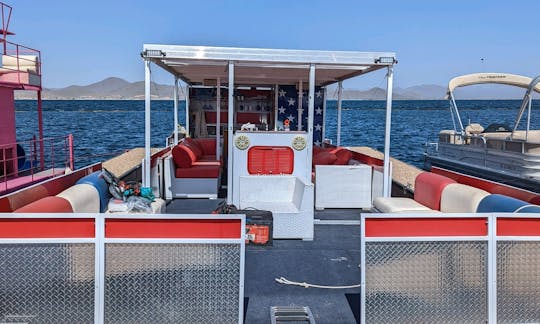 ¡Alquiler de barcazas para grupos grandes con transporte al lago!