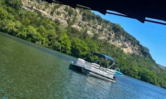 10 Person Party Barge Pontoon on Lake Austin!!!!