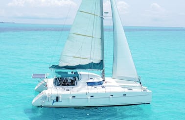 44 ft Catamaran Private Charter / Capacity 45 people