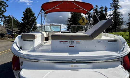 Love the built-in lounger!