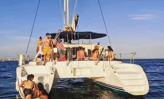 38' Sailing Catamaran for Day Tours In Long Beach And Overnight To Catalina