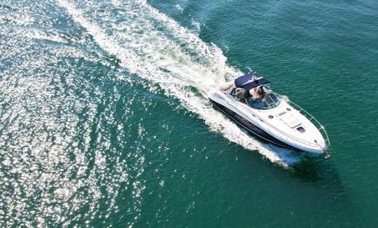 40’ Sea Ray Motor Yacht Rental in Miami River, Florida