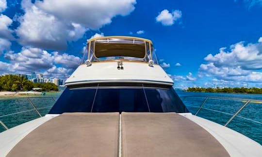 42’ Silverton Flybridge Motor Yacht Rental in Miami Beach, Florida