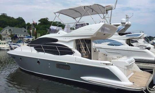 42’ Azimut Flybridge Motor Yacht Rental in Miami, Florida