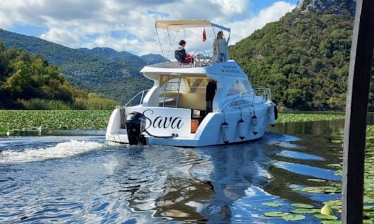 Location de yacht à moteur Vranjina Tours Princess Flybridge de 42 pieds sur le lac de Skadar, au Monténégro