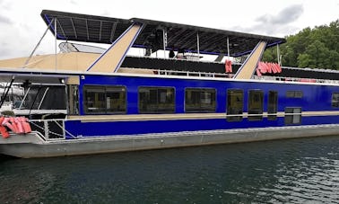 86ft Luxury Houseboat Party Charter in Buford, Georgia