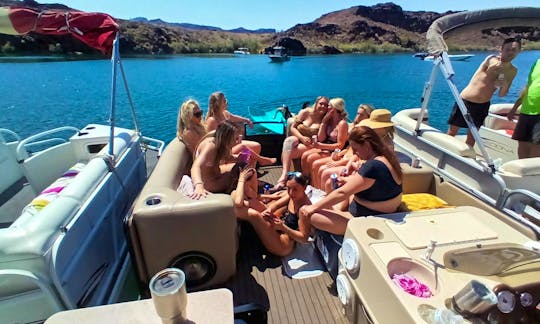 New, fast, 24' tri-toon with USCG licensed captain in Lake Havasu City