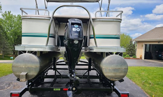 Pontão portátil Godfrey Sweetwater de 20 pés em Mukwonago, Wisconsin