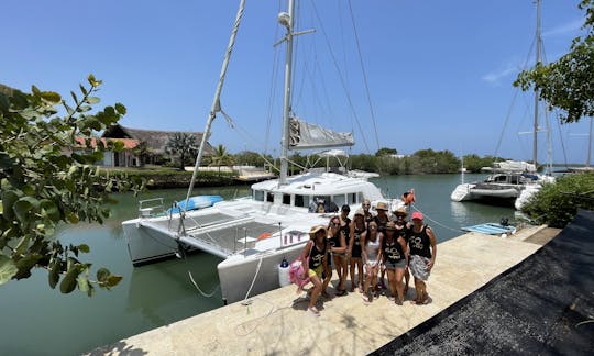 Location d'un catamaran Millennium Cruising de 44 pieds à Bolívar, en Colombie