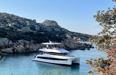 Fountaine Pajot MY44 Power Catamaran Rental in Golfe Juan, Provence-Alpes-Côte d'Azur