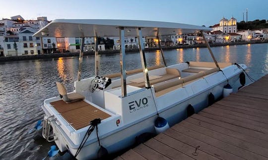 Solar panel boat
EVO-Lounge 7.0