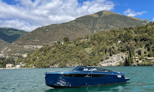 Passeio de barco pelo Lago Como com o iate a motor Cranchi E26!