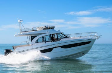 Lake Mead: New Fly Bridge Yacht for Charter!