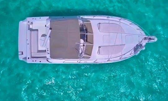 38ft Troyan Motor Yacht in Cancún