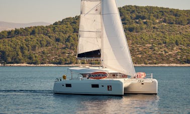 Aluguel de catamarã à vela Lagoon 42 em Trogir, Croácia