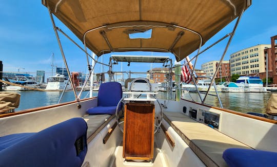 30 ft sailboat with highly experienced Captain in Baltimore Inner Harbor