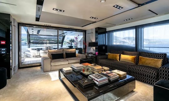 Luxury 125 ft Superyacht Charter in Dubai Marina – VIP Experience for 20 Guests