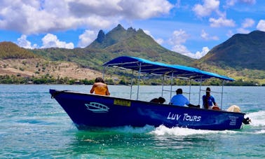 Speedboat in Grand River South East