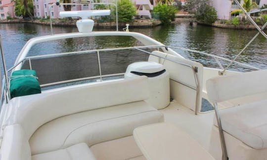 Enjoy Miami In Luxury 48 FT Sundancer Yacht