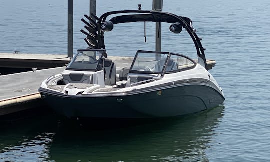 21ft Yamaha Bowrider on Lake Havasu