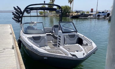 21ft Yamaha Bowrider on Lake Havasu