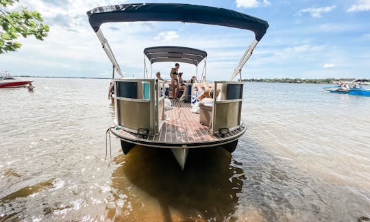 Landau Elite en el lago Cedar Creek