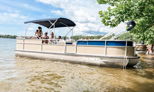 Landau Elite on Cedar Creek Lake