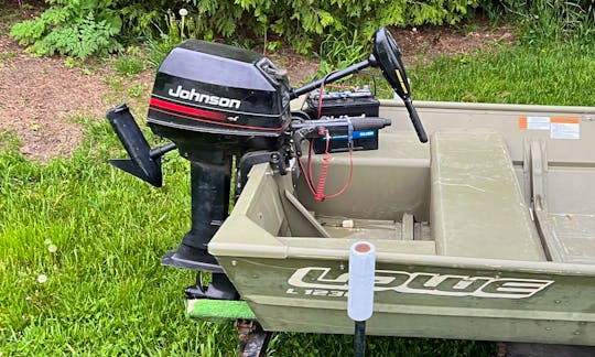 Has a 5 hp Johnson and trolling motor