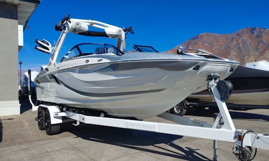 Centurion Fi23  - Wake Boat Charter - Lake Mead