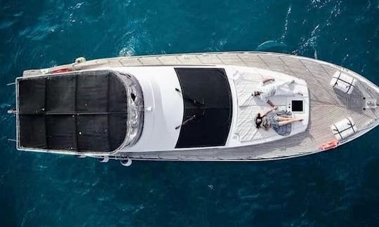 Luxury Majesty 48ft Yacht in Dubai up to 15 guest!!