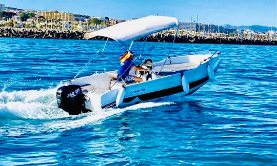 Rent this boat without a license Voraz 450 Open Plus Boat in Benalmádena