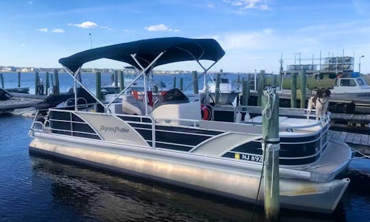 25ft Pontoon Boat in Bayville, NJ With Captain Up To Six Passengers