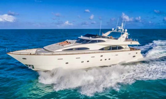 Luxury 100ft Italian Super Yacht in Miami Beach, Florida