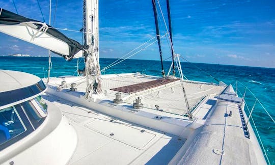 82ft. Catamaran for 65 people in Cancún, Quintana Roo