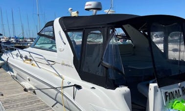 40ft SeaRay Sundancer Yacht for Charter in Toronto
