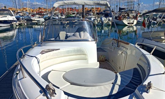 Thrilling and comfortable boating experience in Portimão