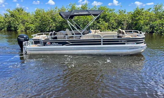 2020 SunTracker Fishing party barge 24DLX  in Cape Coral