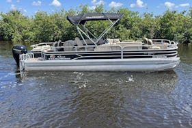 2020 SunTracker Fishing party barge 24DLX in Naples/ Marco Island